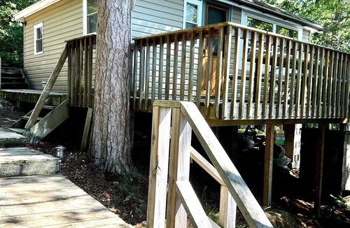 North Frontenac Cabin | Peaceful Lakefront Cottage - Large Deck, Dock & Rustic Outdoor Charm