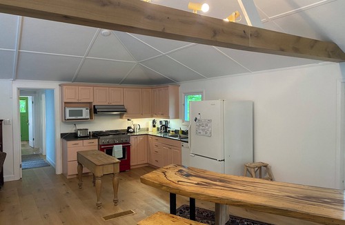 Frontenac Cottage | Peaceful Lakefront Retreat On Loughborough Lake
