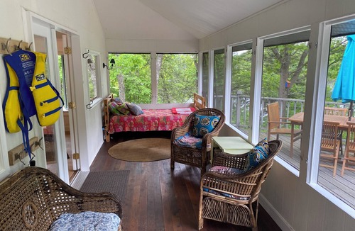 Frontenac Cottage | Peaceful Lakefront Retreat On Loughborough Lake