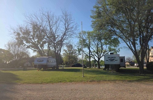 Little Elm House | Peaceful LakeFront Full Hookup RV space
