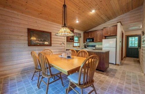 Rhinelander Cabin | Peaceful lakefront Cabin with High Speed Internet
