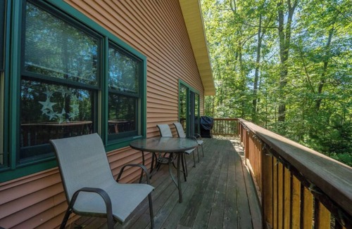 Rhinelander Cabin | Peaceful lakefront Cabin with High Speed Internet