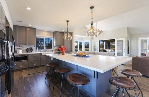 Placerville House | Peaceful Lakehouse on Spectacular Vineyard Estate