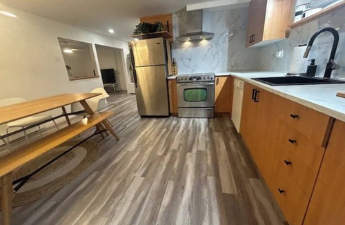 Shawinigan House | Peaceful Lakeside Bungalow on Lac à la Tortue