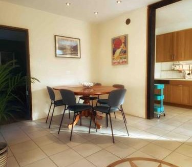 Boenigen Apartment | Peaceful Lakeside Chalet with Garden and Parking - Chalet Mignon