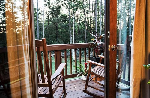 Huntcliff Cabin | Peaceful Lakeview Cabin