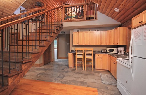 Littleport Cabin | Peaceful Lakeview Cabin