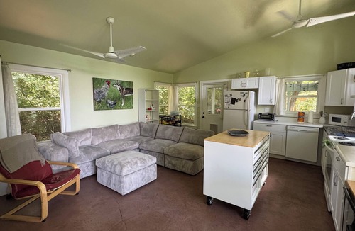 Andersonville Cabin | Peaceful lakeview cabin with private dock & dog run