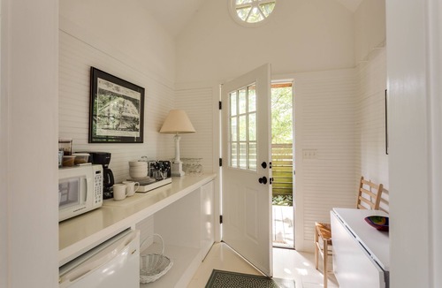 Batesville Cottage | Peaceful Light-Filled Cottage Close to Charlottesville