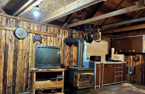 McMillan Cabin | Peaceful Little Cabin