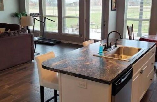 Verdigris House | Peaceful living 3 bed 2 bath on 3 acres