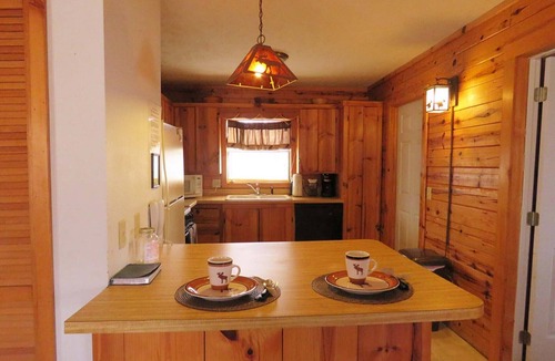 Jasper Cabin | Peaceful Log Cabin near the Buffalo National River