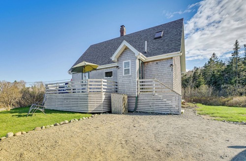 Lubec House | Peaceful Lubec Home w/Views: Walk to Beach!