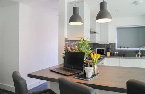 Leicester House | Peaceful Luxury 3 Bed Bungalow