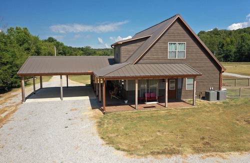 Cotter Cabin | Peaceful luxury cabin in charming Cotter, two miles from Wild Cat boat launch.
