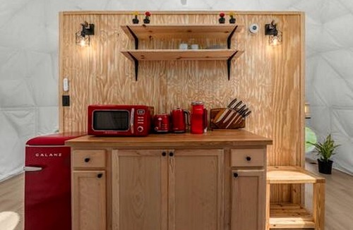 Wolfe City House | Peaceful Luxury Glamping Domes with Stargazing & Farm Retreat near Lake Access in Wolfe City, Texas