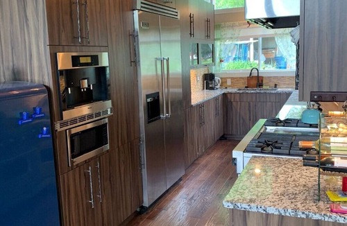 Putnam House | Peaceful Magnolia Cottage