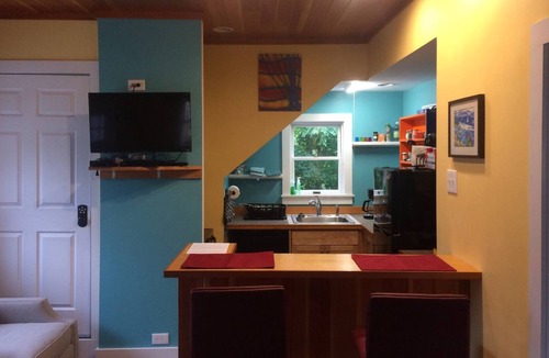 Manset Cottage | Peaceful Maine cottage w/outdoor dining space, window AC, & quiet surroundings