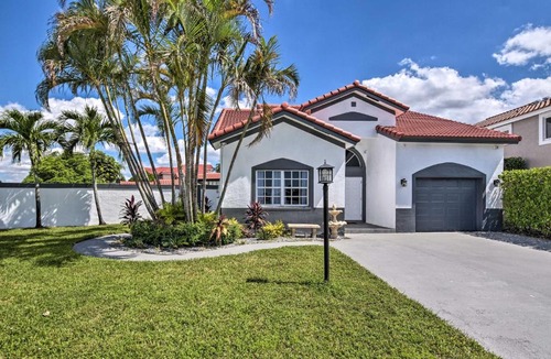 Miami Gardens House | Peaceful Miami Gardens Getaway with Lake Views!