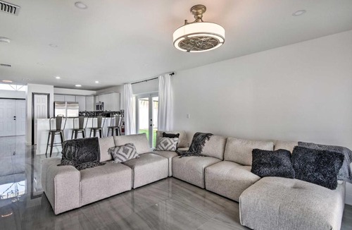 Miami Gardens House | Peaceful Miami Gardens Getaway with Lake Views!