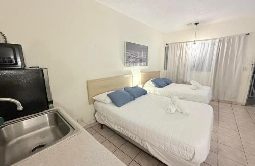 Hallandale Beach Apartment | Peaceful Miami Studio Spot 2335