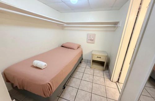 Hallandale Beach Apartment | Peaceful Miami Studio Spot 2335
