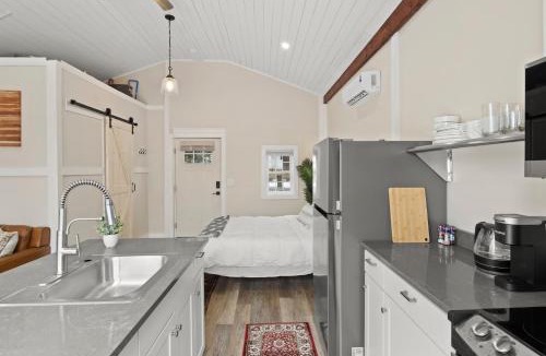 Canandaigua House | Peaceful Mini Home Near The Lake