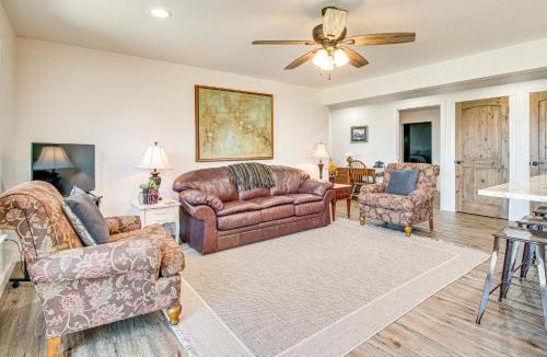 Squires House | Peaceful Missouri Getaway w/Valley View & Patio!
