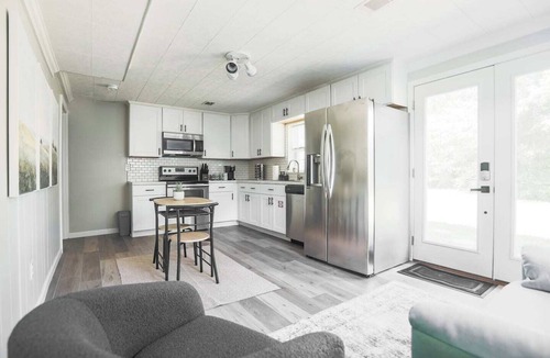 East Brainerd Apartment | Peaceful, Modern 1 Bedroom