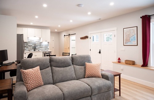 Bow Apartment | Peaceful Modern Retreat · Flexible Stays - Bow NH