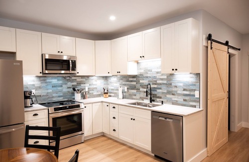 Bow Apartment | Peaceful Modern Retreat · Flexible Stays - Bow NH