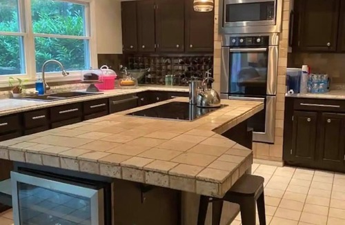 Reston House | Peaceful, modern, spacious - sleeps 11!