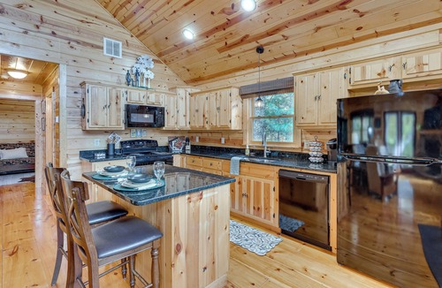 Murphy Cabin | Peaceful 'Mountain Haven Retreat' in Murphy!