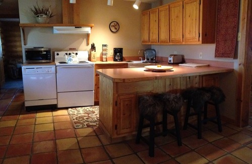 Livingston Cabin | Peaceful, Mountain Setting. Yellowstone Country.