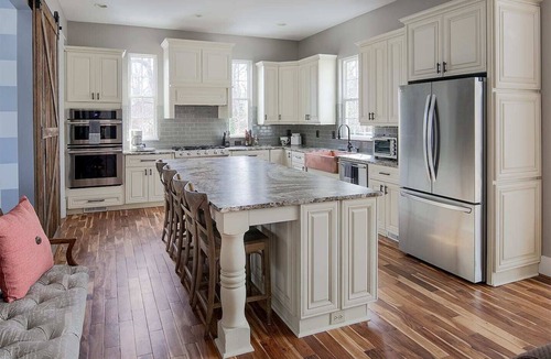 Mountainbrook House | Peaceful Mountainbrook SouthPark Haven | Creekside