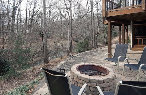 Mountainbrook House | Peaceful Mountainbrook SouthPark Haven | Creekside