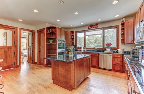 Beemerville House | Peaceful Mountian Oasis: Firepit, Hot Tub, Sauna!