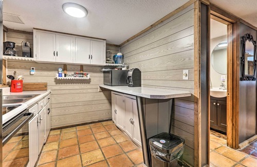 Mount Sterling Cabin | Peaceful Mt Sterling Cabin: Deck & Fire Pit!