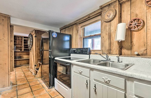 Mount Sterling Cabin | Peaceful Mt Sterling Cabin: Deck & Fire Pit!