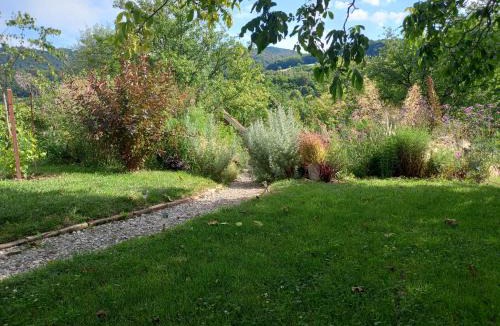 Samobor House | Peaceful Nature House near Zagreb - Pet Friendly - Workspace - Fast WiFi