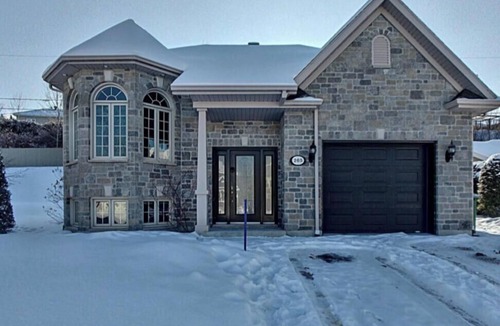 Notre-Dame-des-Laurentides Apartment | Peaceful nature retreat – modern chalet near ski slopes and trails