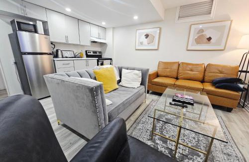 Brantford Apartment | Peaceful Neighborhood Garden Ave Suite