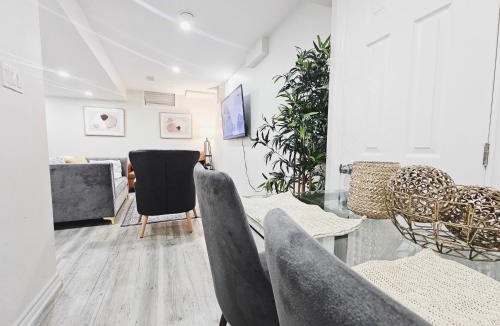 Brantford Apartment | Peaceful Neighborhood Garden Ave Suite