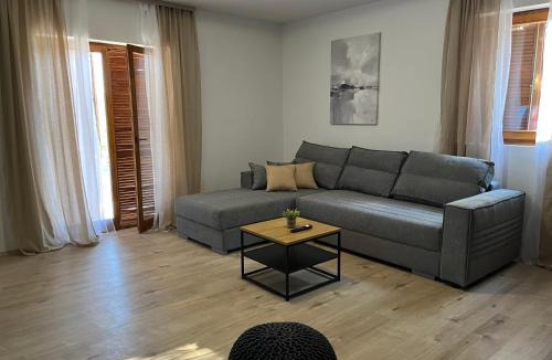 Benkovac Villa | Peaceful New Country House with Saltwater Pool
