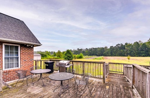 Ernul House | Peaceful North Carolina Getaway w/Large Deck!