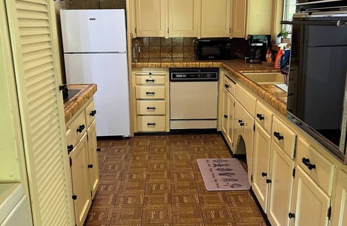 Grass Valley House | Peaceful & Nostalgic Home on 1/4 Acre Lot
