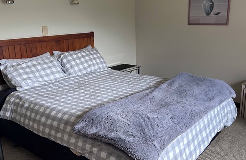 Omokoroa Bed & Breakfast | Peaceful Ōmokoroa Studio Unit — close to Omokoroa Golf Course