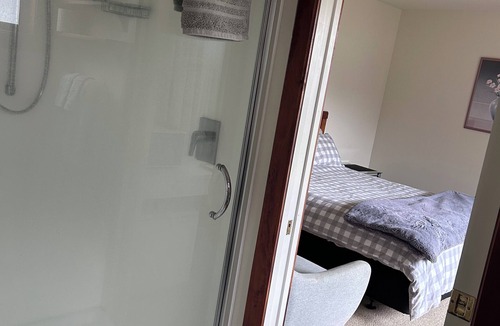 Omokoroa Bed & Breakfast | Peaceful Ōmokoroa Studio Unit — close to Omokoroa Golf Course