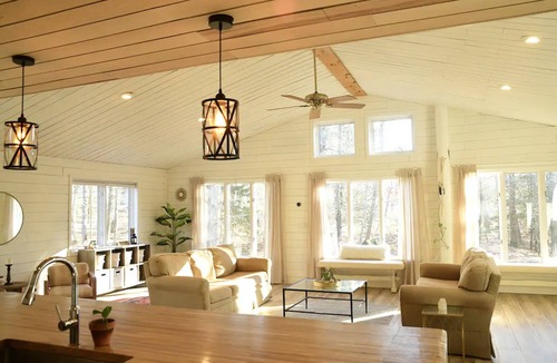 Mac Mahan House | Peaceful Open Concept 10 mins to Beach