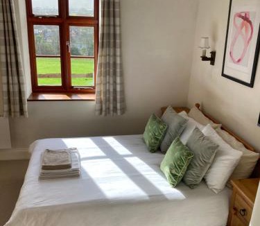 Saint Blazey House | Peaceful Open-Plan Cottage With A View